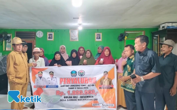 Thumbnail Berita - Pemdes Sambiki Halmahera Selatan Salurkan BLT Tahap II Juli–Desember kepada Sepuluh Warga