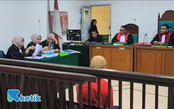 Thumbnail Berita - Kurir Narkoba di Palembang Dituntut 8,6 Tahun, Polisi Temukan Sabu Disembunyikan di Karung Beras