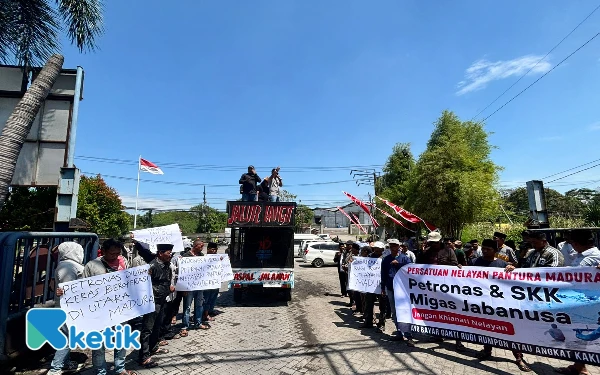 Thumbnail Berita - Nelayan Kepulauan Madura Lurug Petronas dan SKK Migas Jabanusa, Tuntut Transparansi Ganti Rugi Rumpon Rp21 M