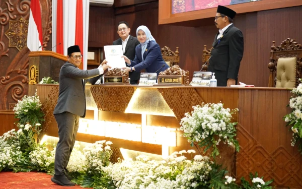 Thumbnail Berita - F-PKB Soroti Penurunan PAD dan Piutang Pajak Daerah Pemprov Jatim