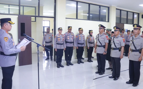 Thumbnail Berita - Sertijab Tiga Kapolsek Digelar di Polres Pekalongan, Ini Nama-namanya