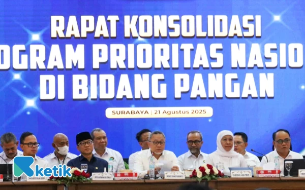 Thumbnail Berita - Rapat dengan Gubernur Jatim, Menko Pangan Zulhas Janjikan Seribu Ton Gula Petani Lumajang Diserap Pemkab-Swasta, Maksimal 2 Hari