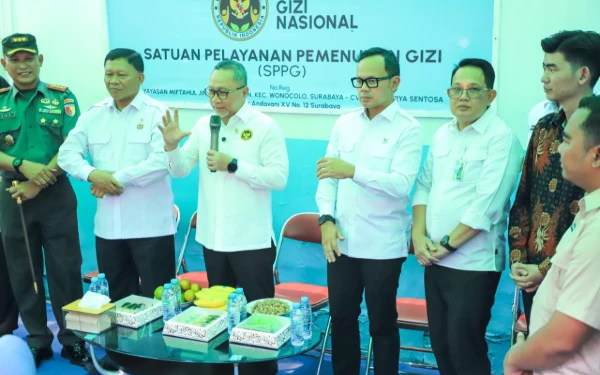 Thumbnail Berita - Sekdaprov Jatim Dampingi Menko Pangan Tinjau SPPG di Wonocolo Surabaya
