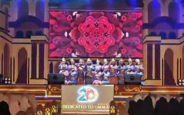 Thumbnail Berita - ‎Ribuan Santri Meriahkan Fresh 2025 IIBS Al Izzah Kota Batu