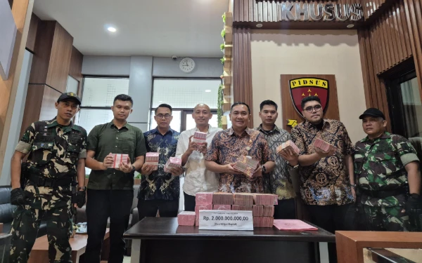Thumbnail Berita - Kejari Tanjung Perak Sita Rp3,5 Miliar dari Komisaris PT DJA