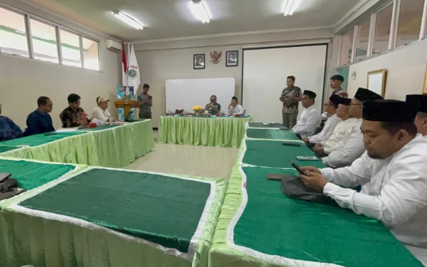 Thumbnail Berita - Sidak Cak Ji ke STKIP Al-Hikmah: Ratusan Alumni Mengadu, Ijazah Tertahan Bertahun-tahun