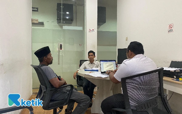 Thumbnail Berita - Nelayan Banyuates Sampang Laporkan Dugaan Penggelapan Dana Ganti Rugi Rumpon ke Polda Jatim