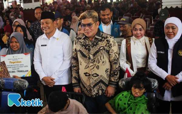 Thumbnail Berita - Pesan Gubernur Jatim Khofifah: Bantuan Sosial Jangan Dipakai untuk Judi Online