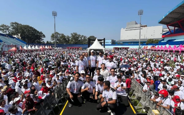 Thumbnail Berita - Dihadiri Kaesang, 12.000 Warga Kota Malang Ramaikan Gajayana Jalan Sehat