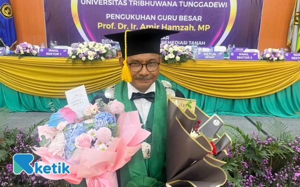 Thumbnail Berita - Dikukuhkan Sebagai Guru Besar Unitri, Prof Amir Hamzah Jawab Tantangan Logam Berat Terhadap Bahan Pangan Bergizi