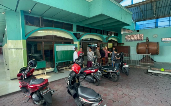 Thumbnail Berita - Terekam CCTV, Spesialis Maling Motor Matic di Surabaya Dibekuk! Polisi Buru Penadah