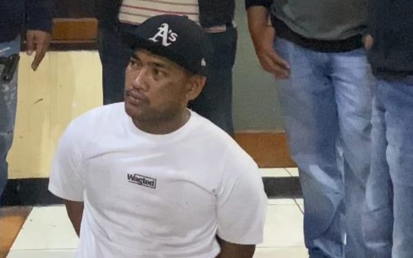 Thumbnail Berita - Terekam CCTV, Spesialis Maling Motor Matic di Surabaya Dibekuk! Polisi Buru Penadah