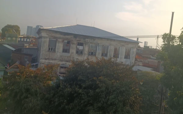 Thumbnail Berita - Jadi Cagar Budaya, Penggantian Atap Gedung Setan Dinilai Hilangkan Keasliannya