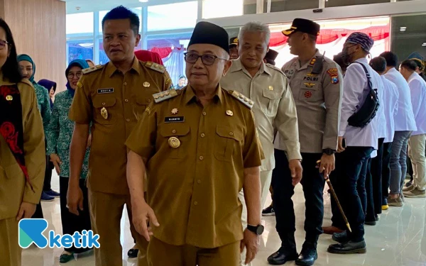 Thumbnail Berita - Heboh! Uang Rp429 Miliar Nganggur di Pemkab Blitar, Proyek Pembangunan Mandek