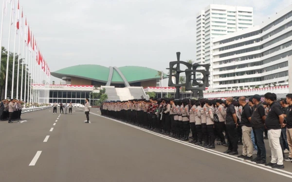 Thumbnail Berita - Ratusan Personel Amankan Aksi Demonstrasi di Gedung DPR