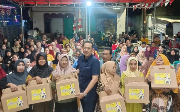Thumbnail Berita - Golkar Surabaya Tebar Manfaat, Beasiswa PIP dan Sembako Adies Kadir untuk Warga