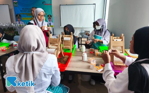 Thumbnail Berita - Manfaatkan DBHCHT, Disperindag Kabupaten Malang Gelar Pelatihan Giling Rokok