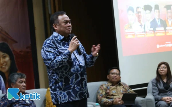 Thumbnail Berita - Jadi Pembicara di Unair, Anggota DPR RI Rachmat Gobel Soroti Peran AI dalam Industri