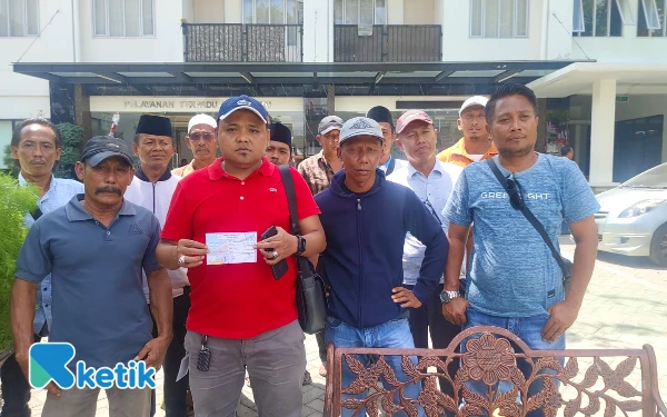 Thumbnail Berita - Nelayan Pantura Madura Laporkan Pemkab Sampang, SKK Migas dan Petronas ke Kejati Jatim, Ini Sebabnya
