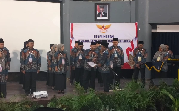 Thumbnail Berita - Pengukuhan Ratusan LKK Sariharjo, Bupati Sleman: Gamping dan Depok Jadi Pelajaran