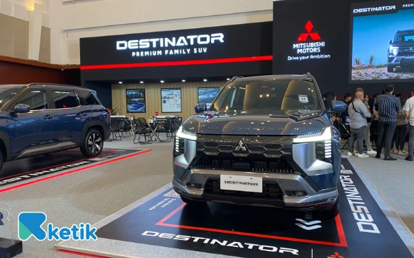 Thumbnail Mitsubishi Destinator merupakan SUV crossover dengan 7 penumpang yang resmi diluncurkan di tahun 2025. (Foto: Shinta Miranda/Ketik)