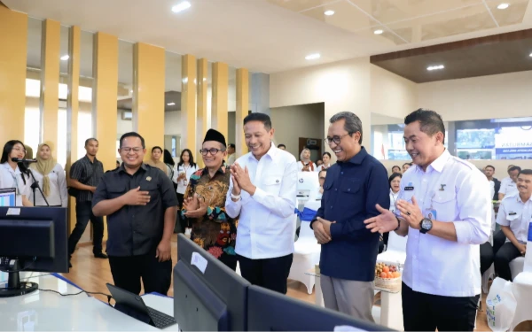 Thumbnail Berita - Wali Kota Malang Resmikan Inovasi TANIA Milik Tugu Tirta, Layanan Pelanggan Berbasis AI