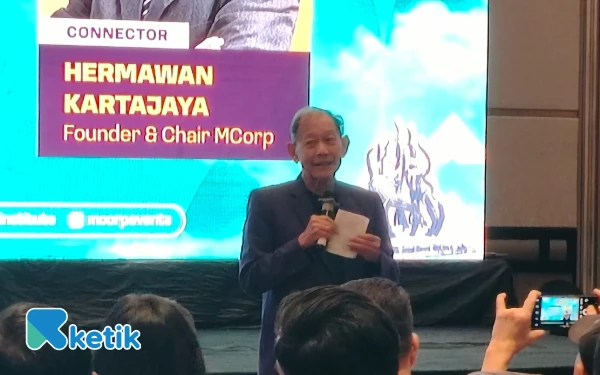 Thumbnail Berita - 5 Hari di Surabaya, Hermawan Kartajaya Bongkar Tips Jitu Marketing Era Geopolitik 2025