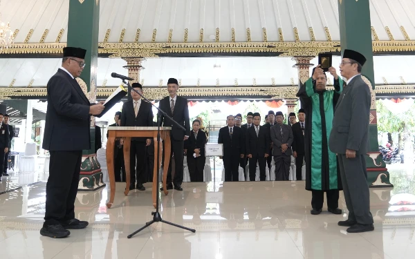 Thumbnail Berita - Bupati Sleman Harda Lantik Pimpinan BAZNAS, Tekankan Pengelolaan Zakat untuk Pengentasan Kemiskinan