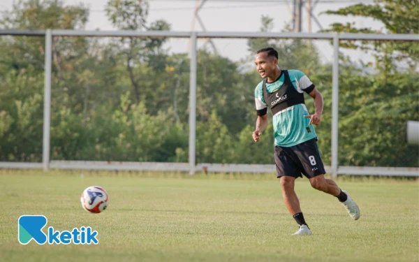 Thumbnail Berita - Laga PSM vs Persebaya Ditunda, ILeague Ungkap Alasan Keamanan