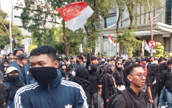 Thumbnail Berita - Simbol Perlawanan dan Harapan Rakyat, Ini Makna dan Lirik Lagu Buruh Tani