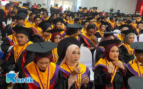 Thumbnail Berita - Rektor Untag Surabaya: Wisudawan Harus Beri Kontribusi Nyata kepada Masyarakat