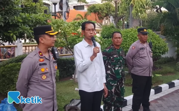 Thumbnail Berita - Ketua DPRD Surabaya Ajak Warga Jaga Kota Pasca Aksi Demonstrasi