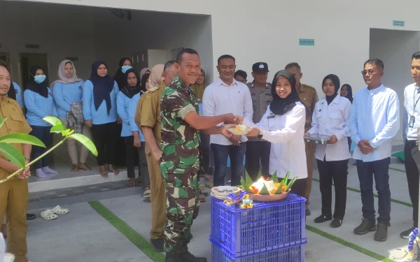 Thumbnail Berita - 2 Dapur Diresmikan Serentak, 6.760 Porsi MBG Disalurkan