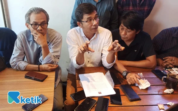 Thumbnail Berita - Aktivis 98 Jatim Desak Aksi Damai, Tak Ingin Hanya Menguntungkan Segelintir Elit Penguasa