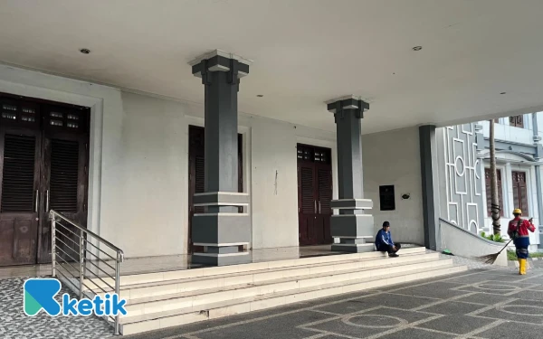 Thumbnail Berita - Antisipasi Kerusuhan, Dokumen Penting di Gedung DPRD Kota Malang Diamankan