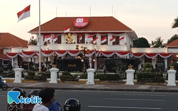 Thumbnail Berita - Tim Cagar Budaya Percepat Perlindungan Reruntuhan Gedung Negara Grahadi