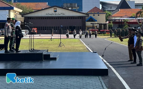 Thumbnail Berita - Gelar Apel dan Doa di Mapolda, Khofifah: Komitmen Bersama Jaga Jawa Timur!