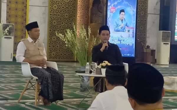 Thumbnail Berita - Gus Ebid Tekankan Pentingnya Ilmu dan Kepakaran Dalam Majelis Subuh GenZI