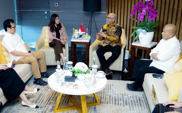 Thumbnail Berita - Menkomdigi Sambut Baik Rekonsiliasi PWI, Dorong Jurnalisme Profesional dan Bersatu