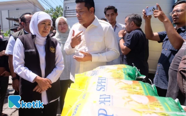 Thumbnail Berita - Gubernur Khofifah dan Bupati Subandi Pastikan Harga Sembako Tetap Terjangkau
