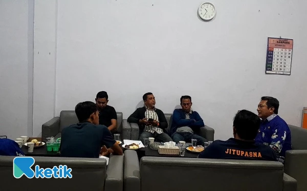Thumbnail Berita - Aktivis AMS Ancam Demo BPBD Sampang, Audiensi Proyek Jembatan Rp2,1 Miliar Buntu