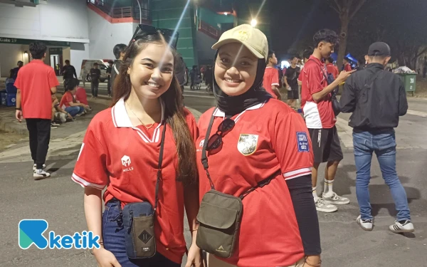 Thumbnail Berita - Suporter Timnas Indonesia Padati GBT, Syal Palestina Diambil Petugas