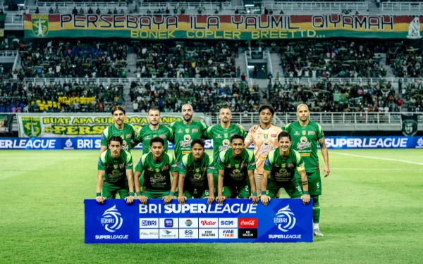 Thumbnail Berita - Pelatih Persebaya Lakukan Analisis Jelang Laga Lawan Persib