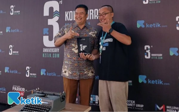 Thumbnail Berita - Kepala DPKPCK Kabupaten Malang Hadiri HUT ke-3 Ketik.com, Begini Harapannya