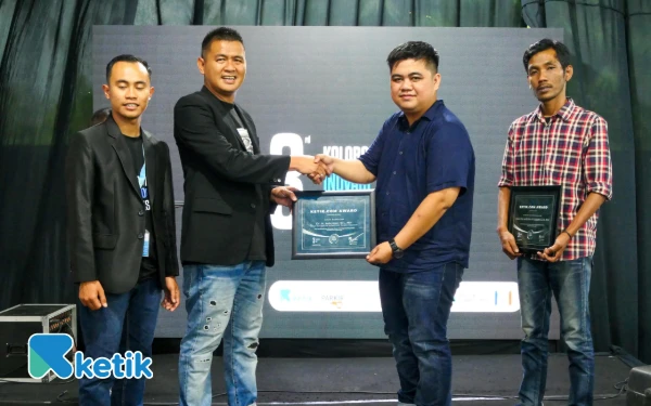 Thumbnail Berita - Bupati Banyuasin Terima Penghargaan Tokoh Penggerak Ketahanan Pangan Nasional dari Ketik.com