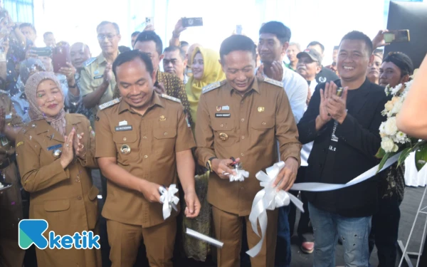 Thumbnail Berita - Diresmikan Wali Kota Malang, KKMP Cemorokandang Fokus Distribusikan Pupuk Subsidi