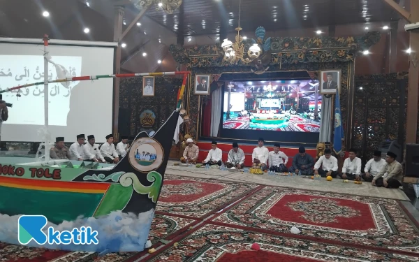 Thumbnail Berita - Esensi Peringatan Maulid Nabi di Bangkalan, Momentum Meneladani Akhlak Rasulullah