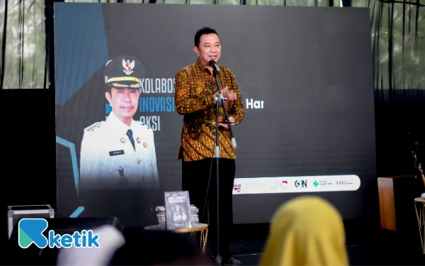 Thumbnail Bupati Bondowoso Abdul Hamid Wahid menyampaikan pidato di acara puncak Anniversary ke-3 Ketik.com di Graha Ketik, Kota Malang, 9 September 2025. (Foto: Dok. Ketik)