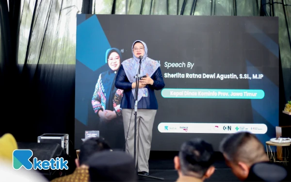 Thumbnail Kadiskominfo Jatim Sherlita Ratna Dewi di acara puncak Anniversary ke-3 Ketik.com di Graha Ketik, Kota Malang, 9 September 2025. (Foto: Dok. Ketik)
