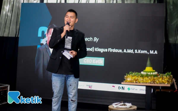 Thumbnail CEO Ketik.com Kiagus Firdaus di acara puncak Anniversary ke-3 Ketik.com di Graha Ketik, Kota Malang, 9 September 2025. (Foto: Khaesar/Ketik)